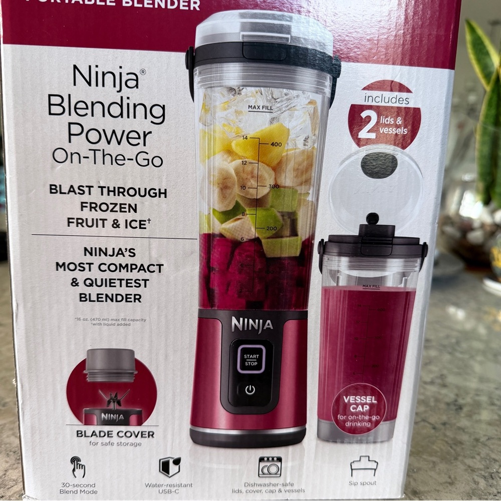 Ninja Blast Portable Blender in Vibrant Pink - Picture 6 of 8